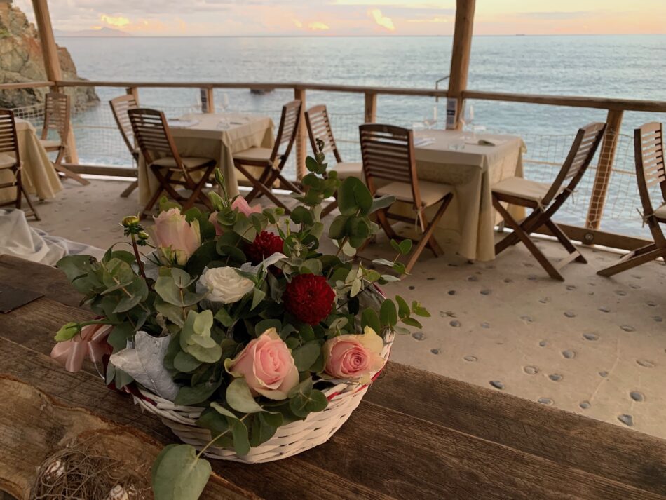 Ristorante sul mare: tra bellezza, qualità e sfide quotidiane